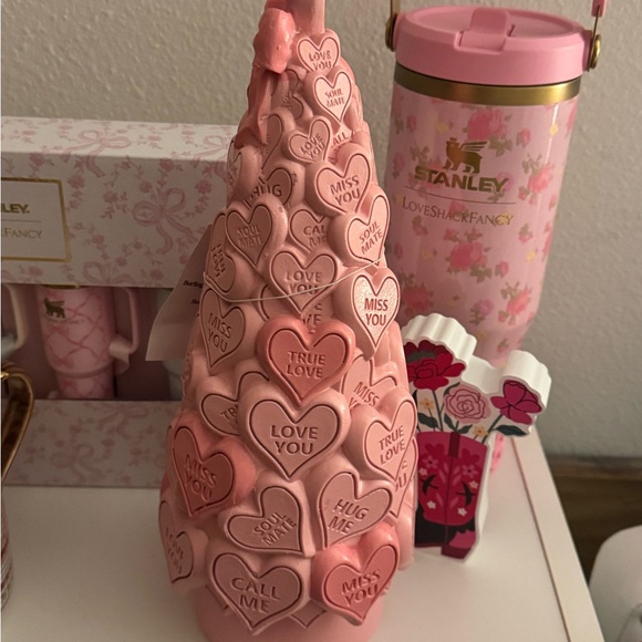 Pink Conversation Hearts Valentines Tree - Picture 3 of 4